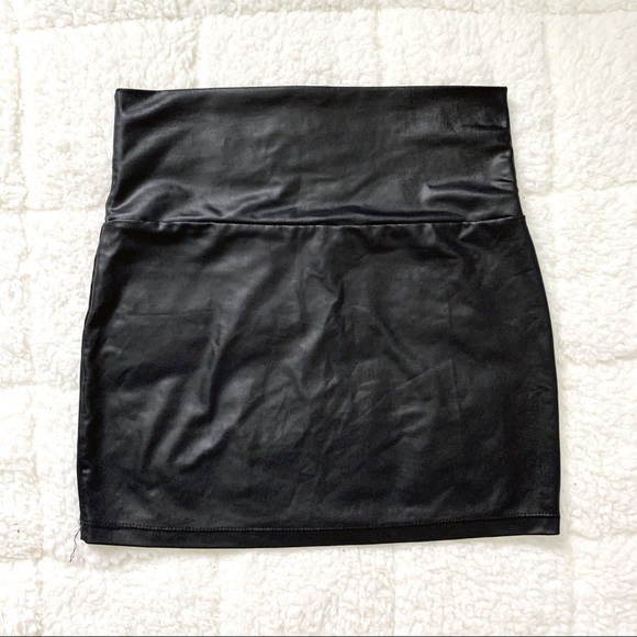 Windsor Dresses & Skirts - WINDSOR Leather Mini Skirt